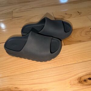 Yeezy Kids Black Slide Sandals